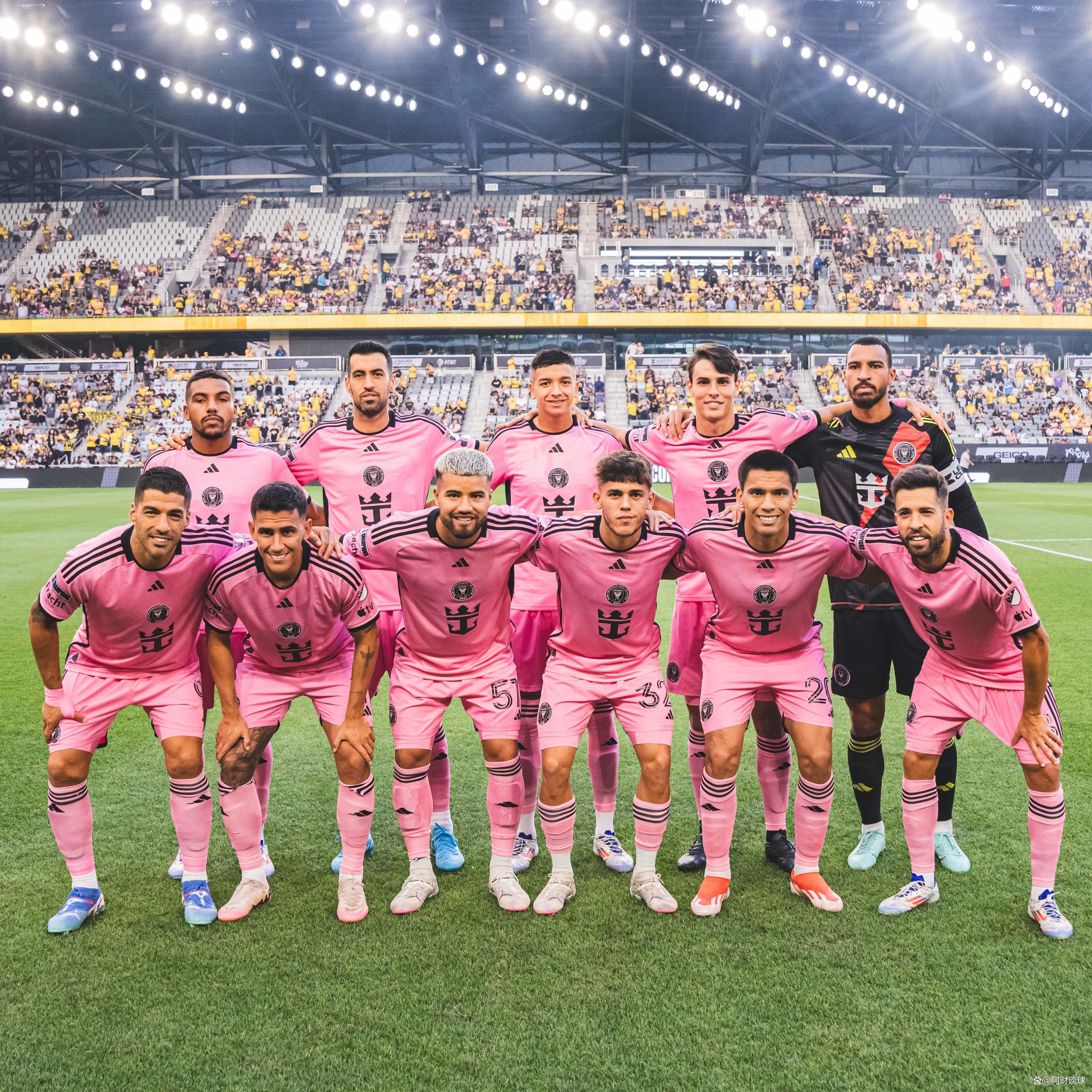 关于世界杯赛场大战一触即发,各国球队集结备战的信息 关于世界杯赛场大战一触即发,各国球队集结备战的信息