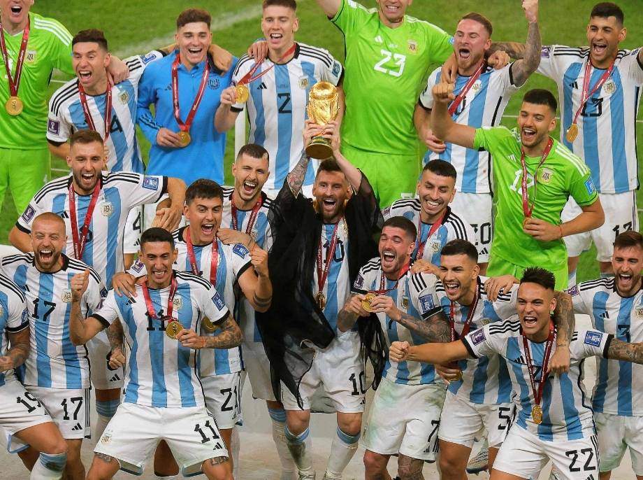 阿根廷队击败意大利队,赢得了关键比赛 阿根廷队击败意大利队,赢得了关键比赛