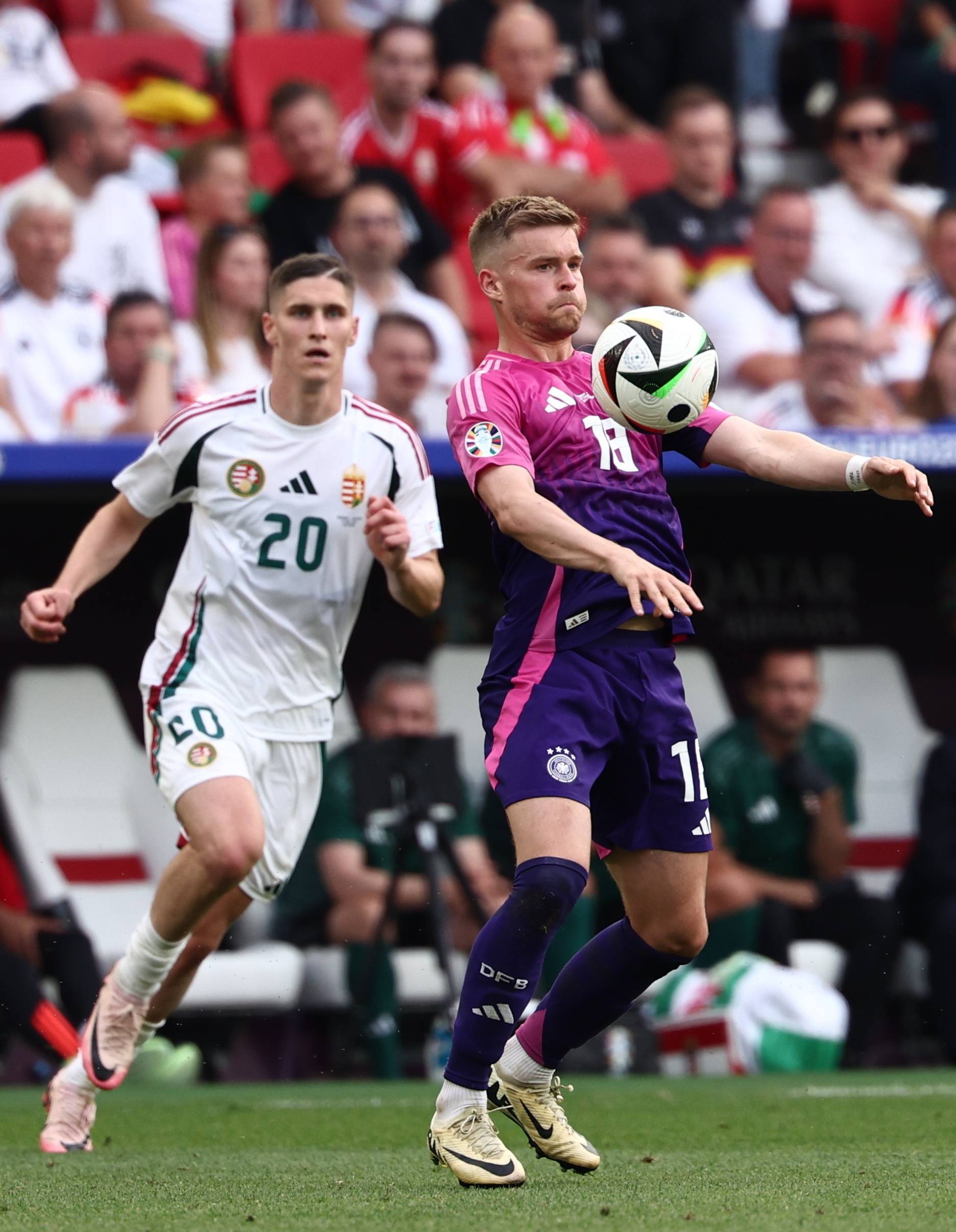 匈牙利队在比赛中展现出坚韧品质 匈牙利队在比赛中展现出坚韧品质