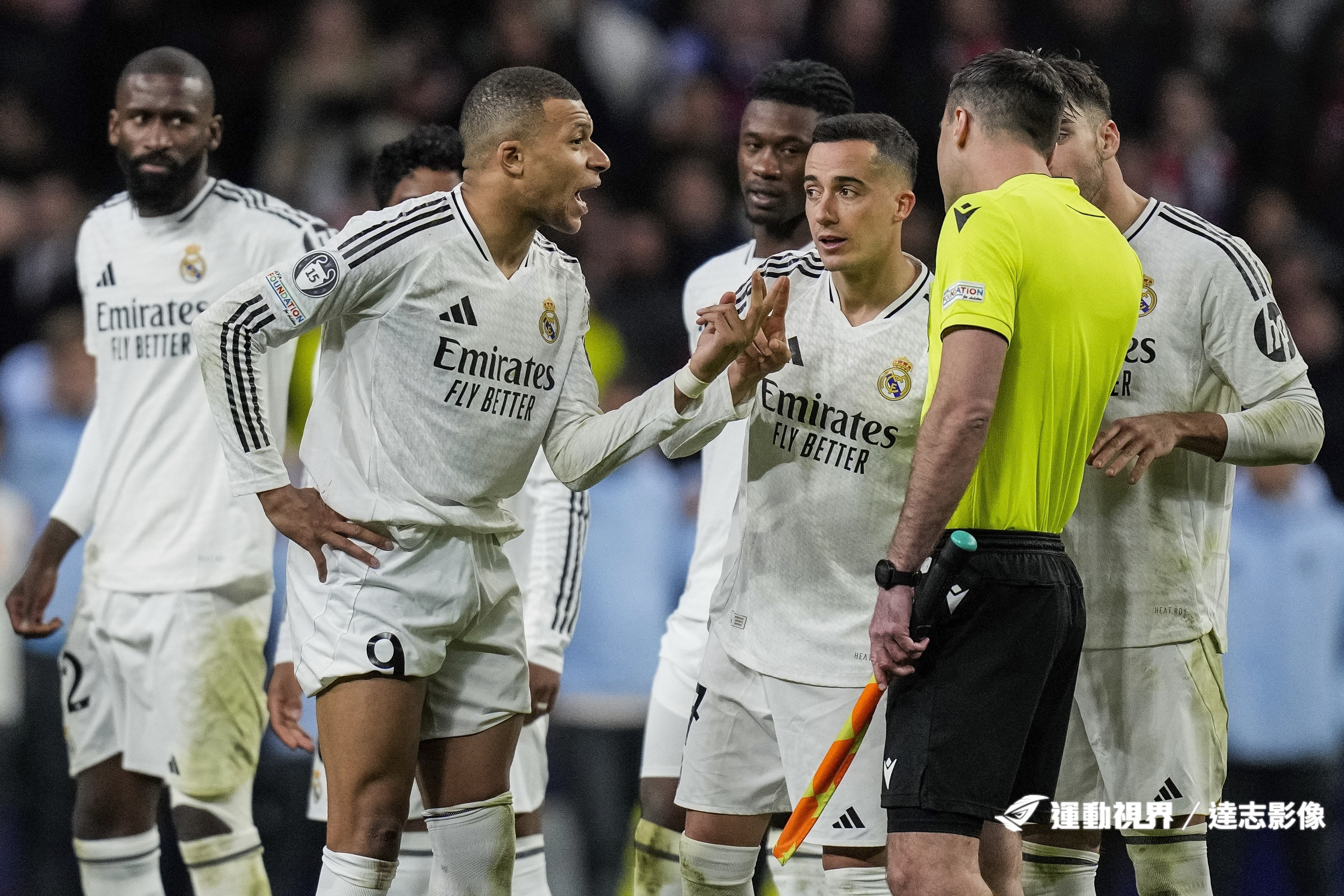 欧洲球队备战冠军联赛,决战即将打响 欧洲球队备战冠军联赛,决战即将打响