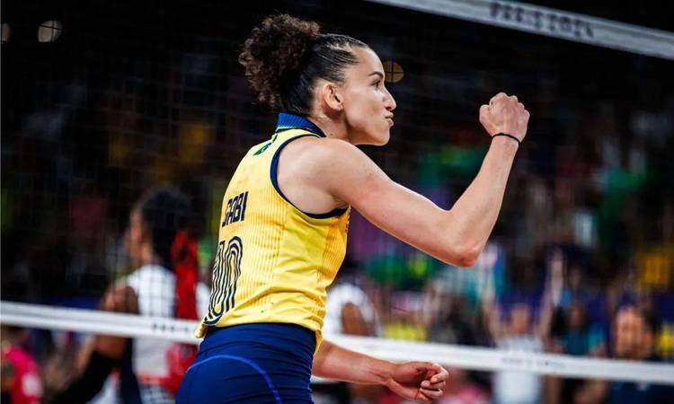 巴西队晋级决赛庆祝赛后高兴跳跃 巴西队晋级决赛庆祝赛后高兴跳跃