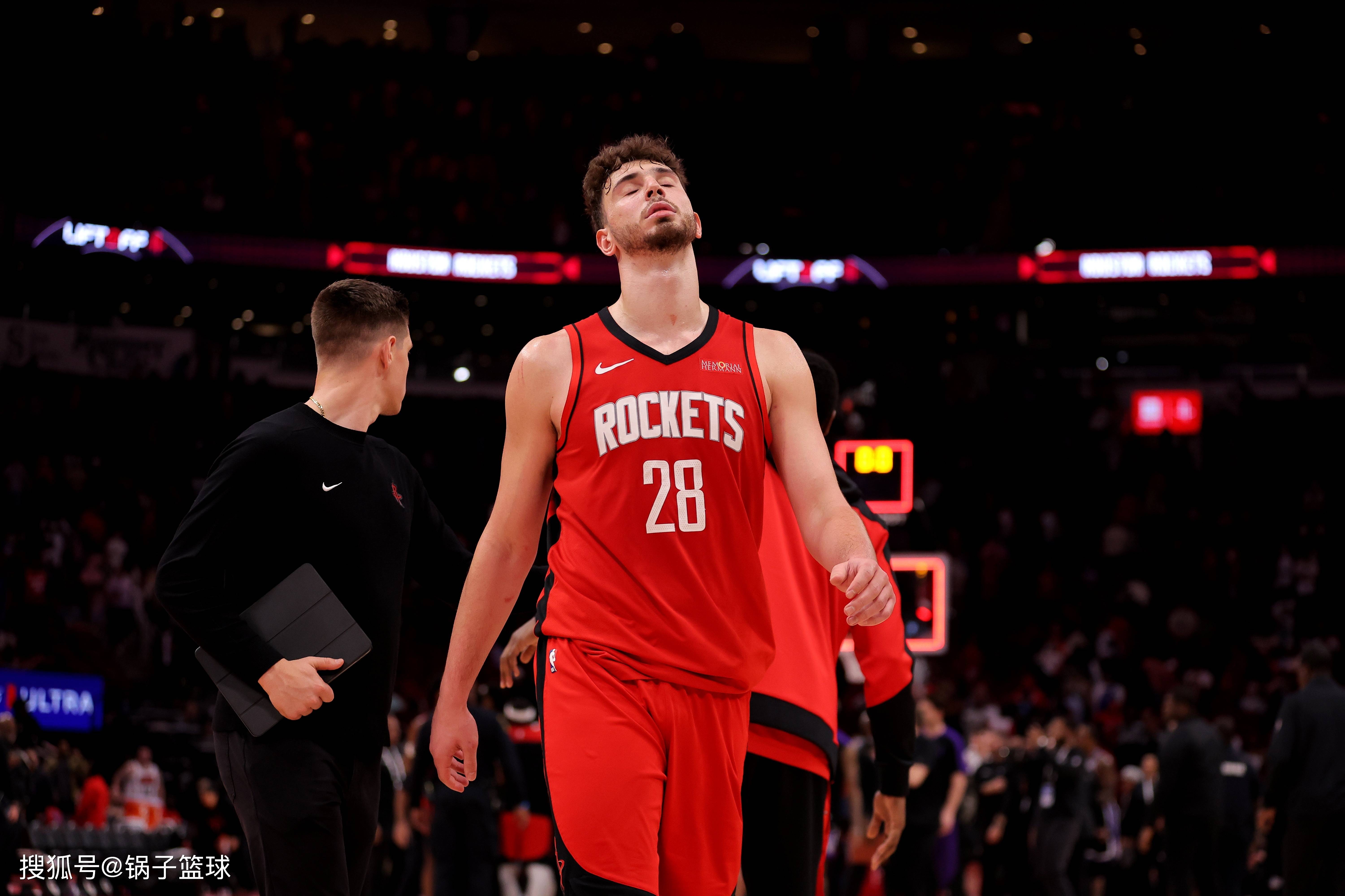 关于鹈鹕惜败火箭,战绩一落千丈!的信息 关于鹈鹕惜败火箭,战绩一落千丈!的信息