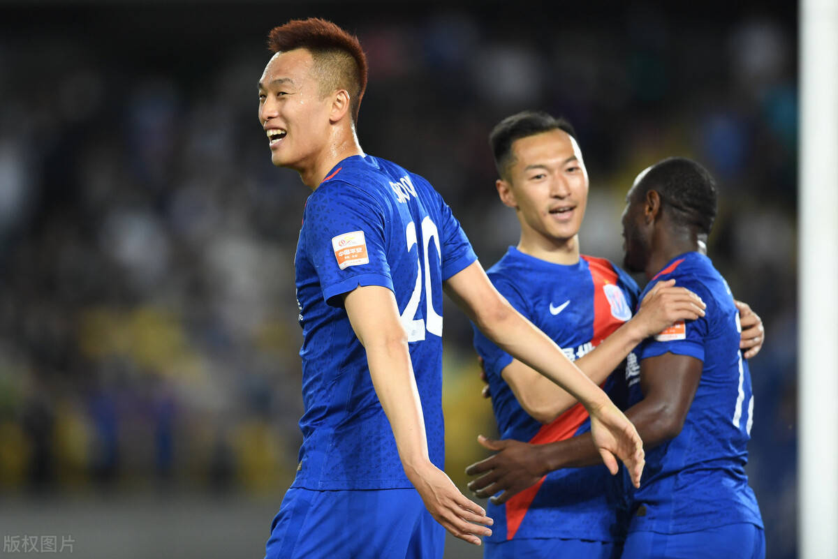 球队转会市场上的最新花边和传闻