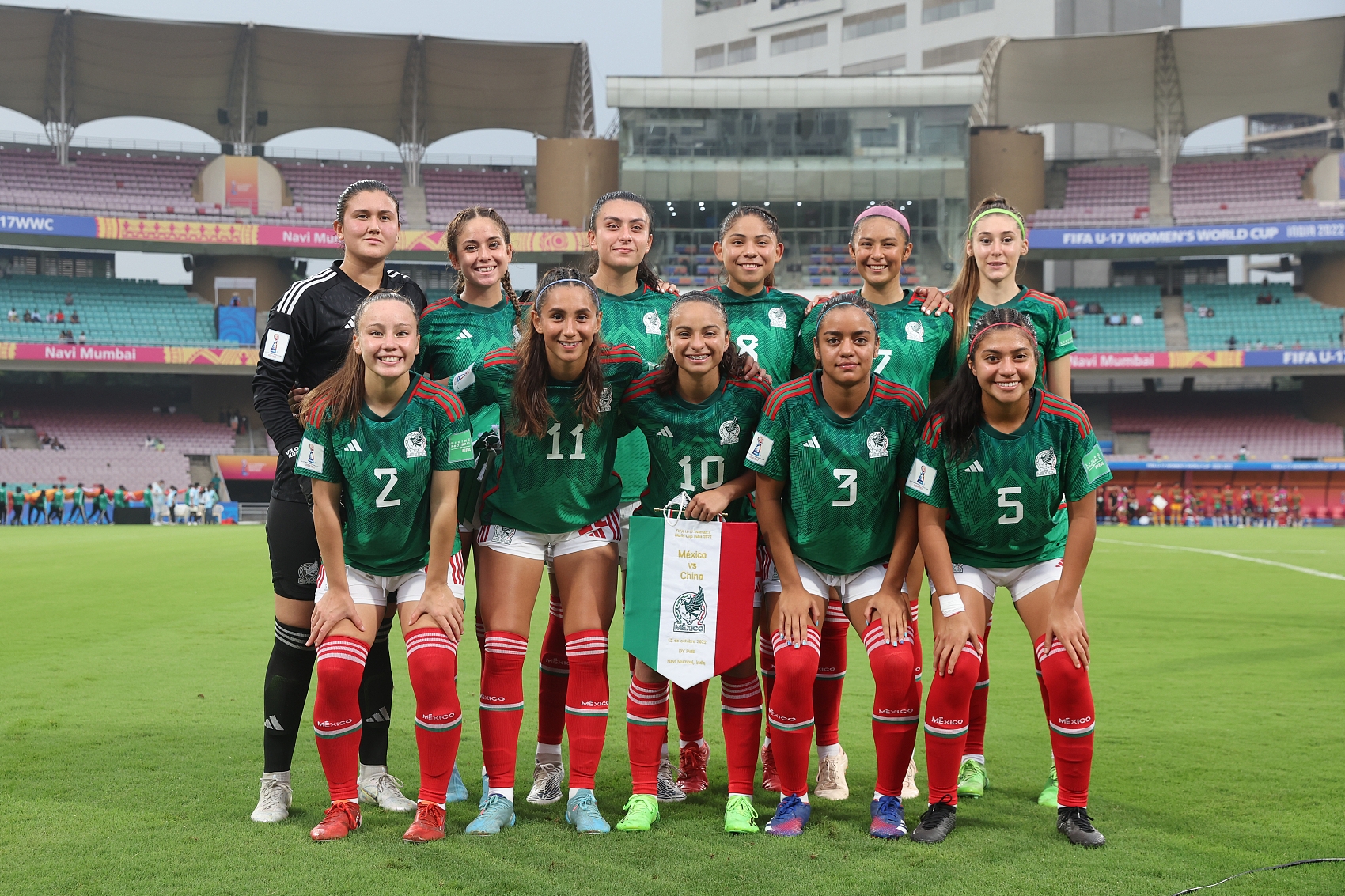 墨西哥女足队员走进公益活动 墨西哥女足队员走进公益活动