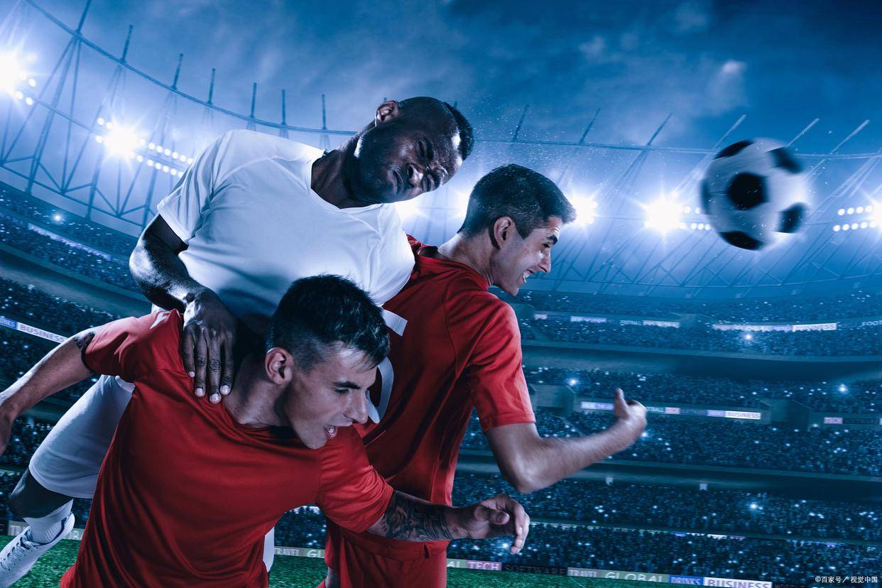 热血激情的足球赛,现场观众如潮的简单介绍 热血激情的足球赛,现场观众如潮的简单介绍