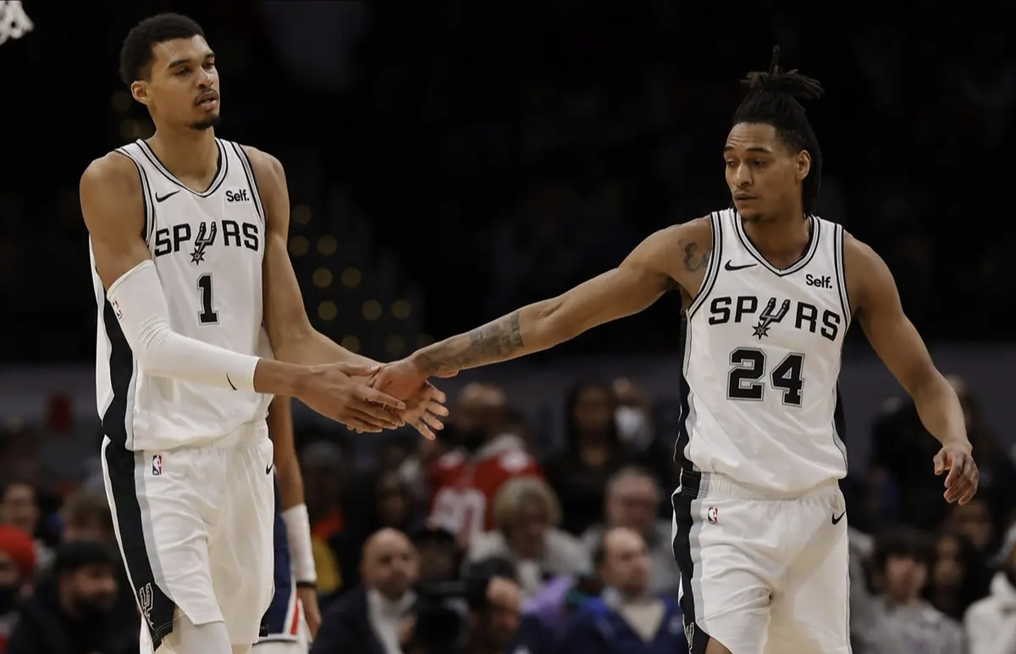 包含猛龙主场取胜马刺,继续保持不败的词条 包含猛龙主场取胜马刺,继续保持不败的词条