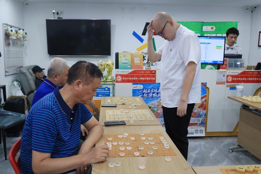 国际比赛上演精彩对弈引人入胜 国际比赛上演精彩对弈引人入胜