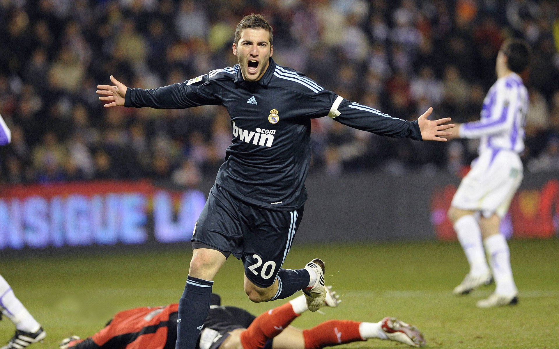 南非足球风暴，从西甲国家德比焦点战到碾压国际米兰的战术启示