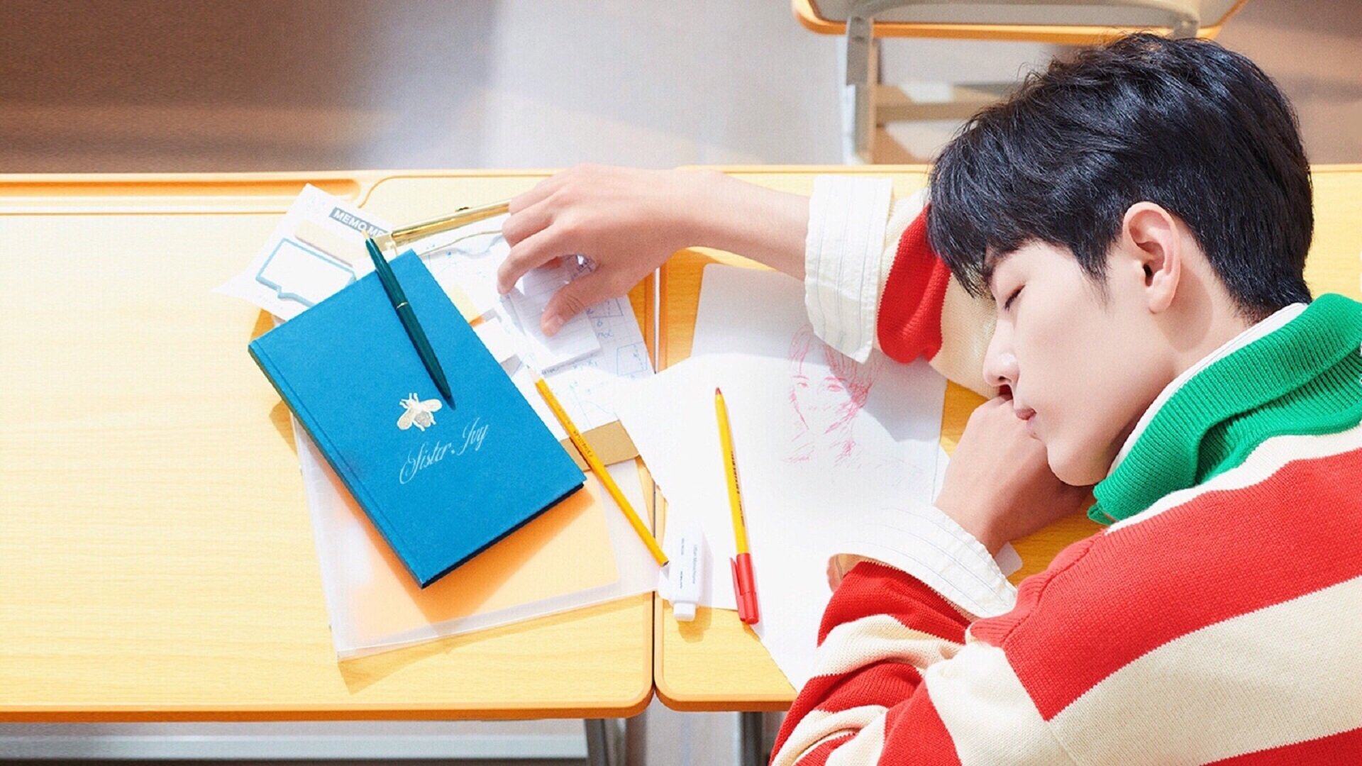 平行宇宙的篮板之下,当詹姆斯身披火箭战袍逆转天山铁骑