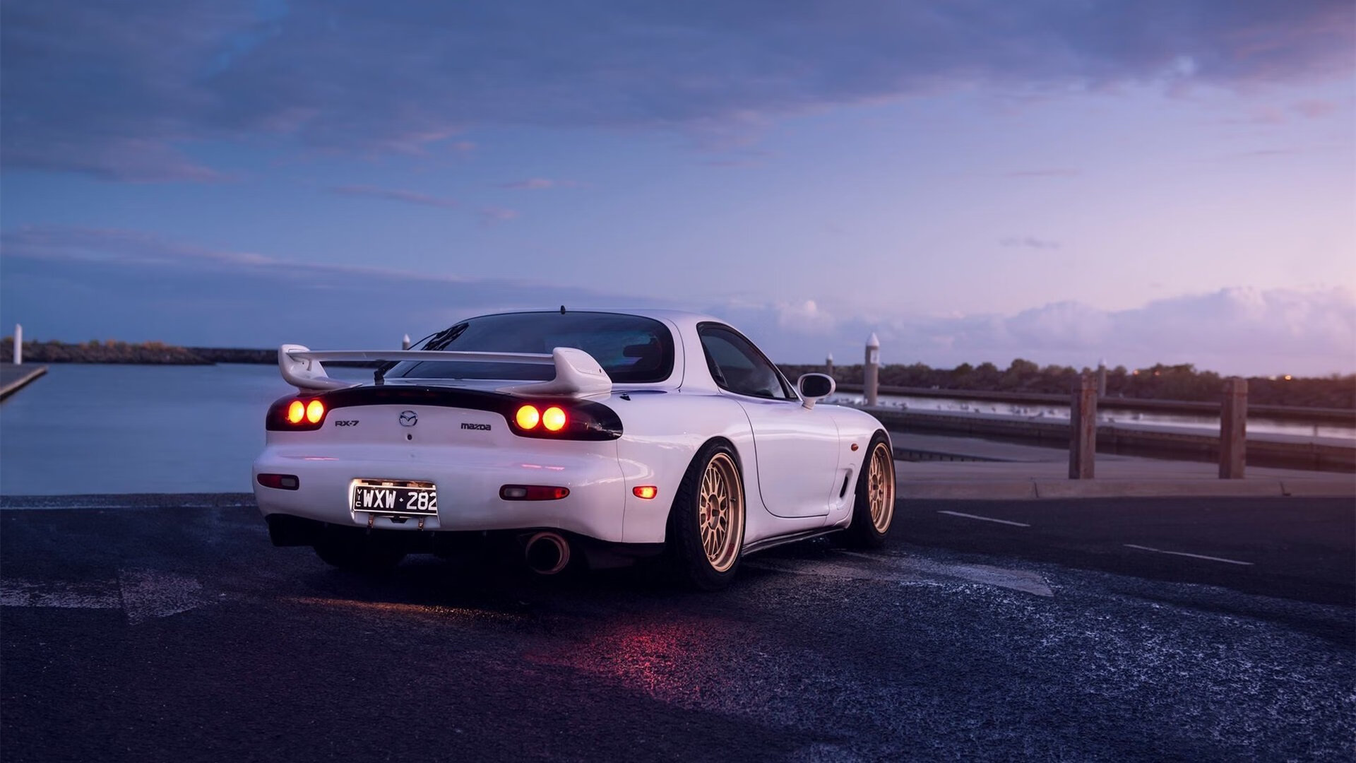 绿茵场上的两极叙事，当莱万以星辰照亮天际，洪都拉斯以众志越过关山