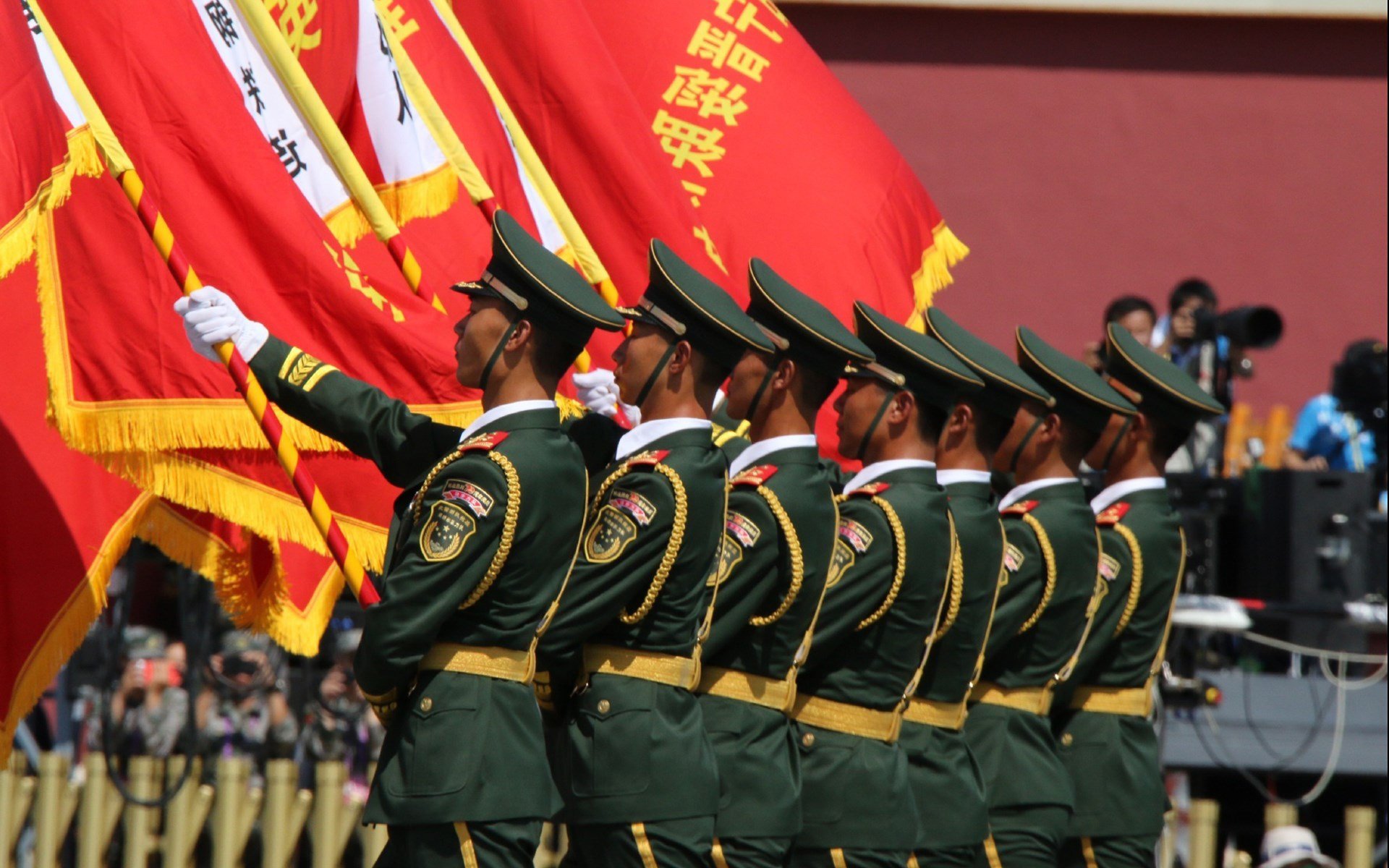 黄潜艇从海湾深渊浮起，巴尔韦德生涯之夜，导演伊比利亚式逆转